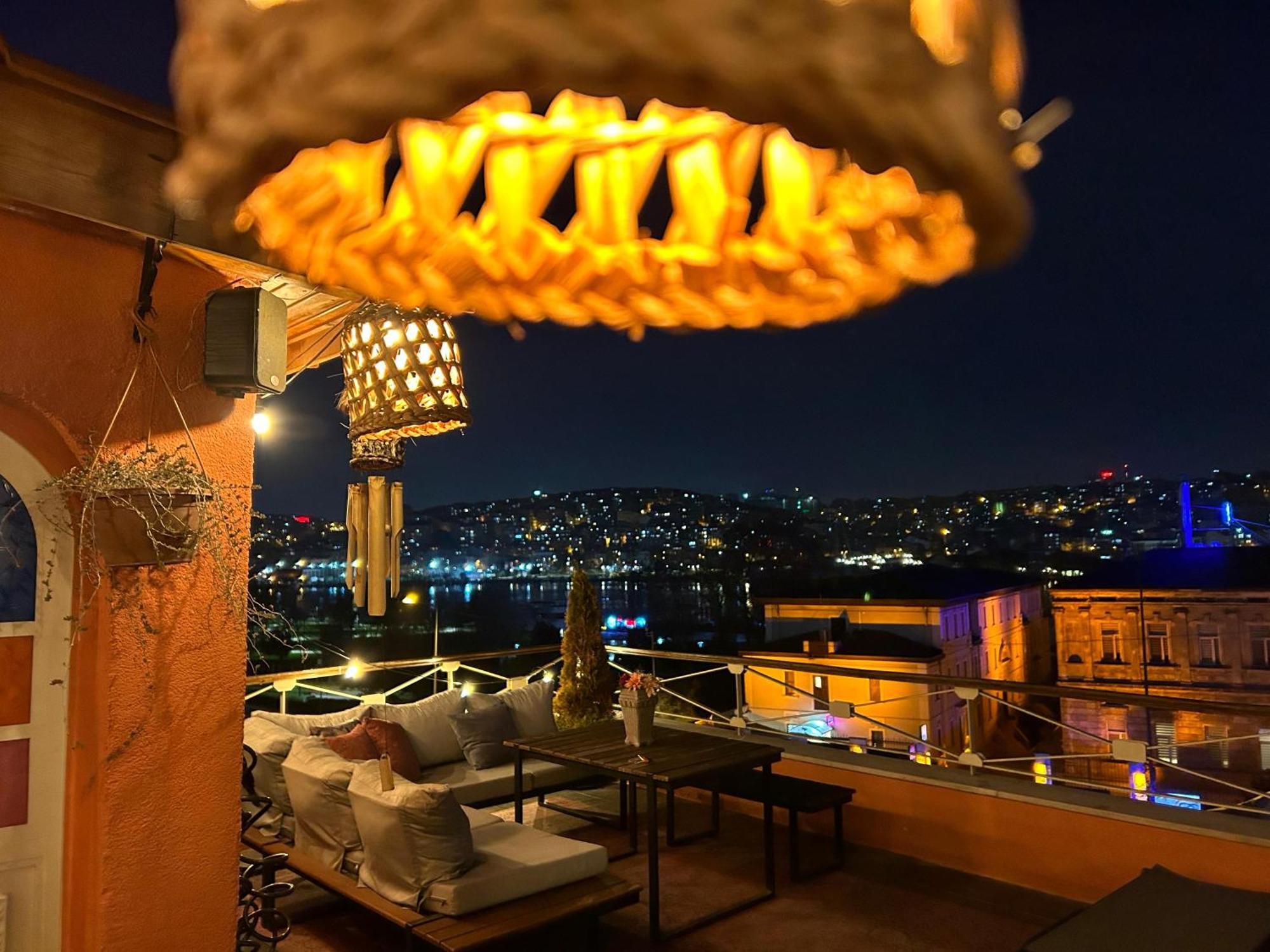 Waterfront Apartment By The Tram - Terrace With Dome & Golden Horn View In Fatih อิสตันบูล ภายนอก รูปภาพ