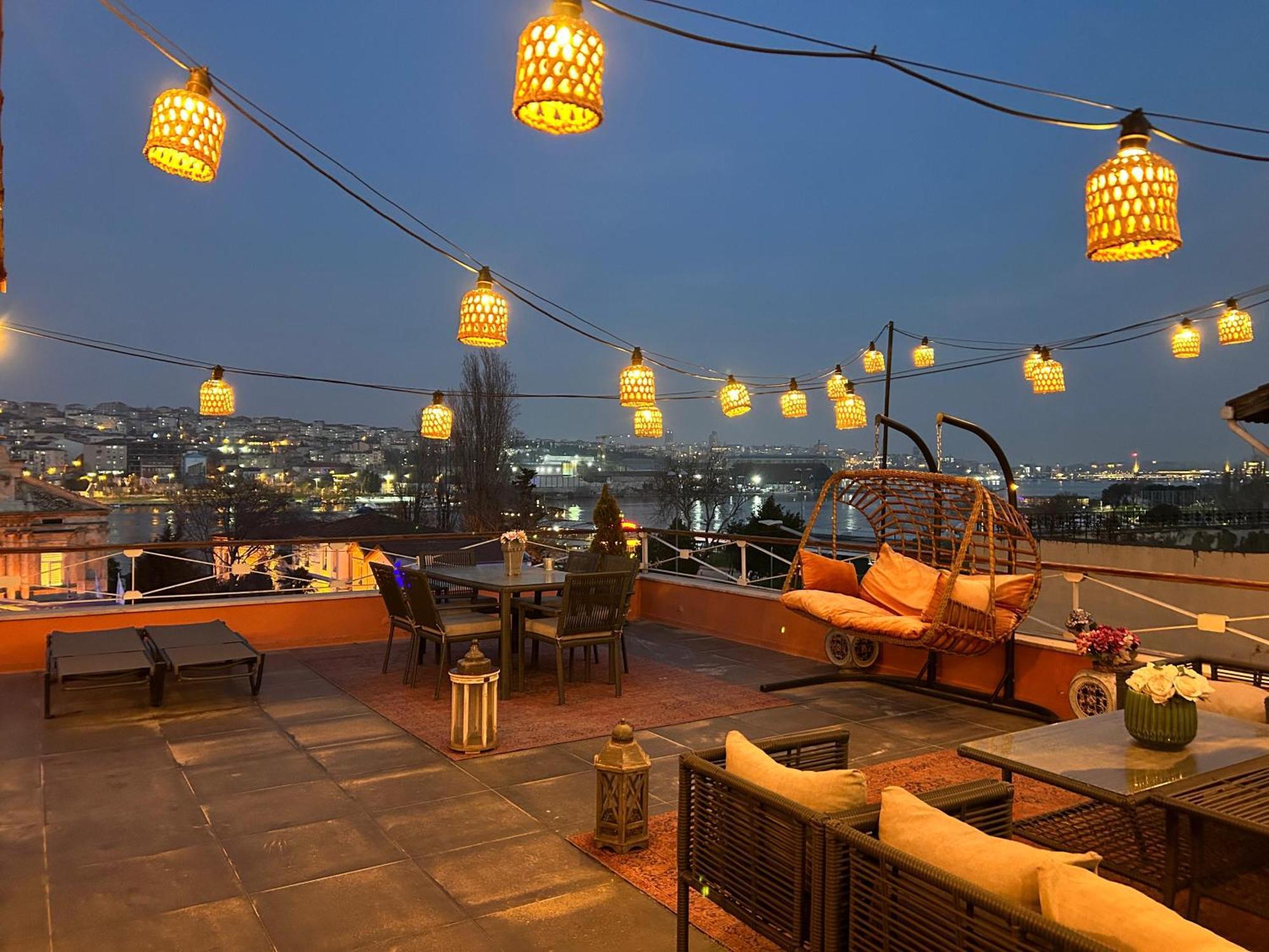 Waterfront Apartment By The Tram - Terrace With Dome & Golden Horn View In Fatih อิสตันบูล ภายนอก รูปภาพ