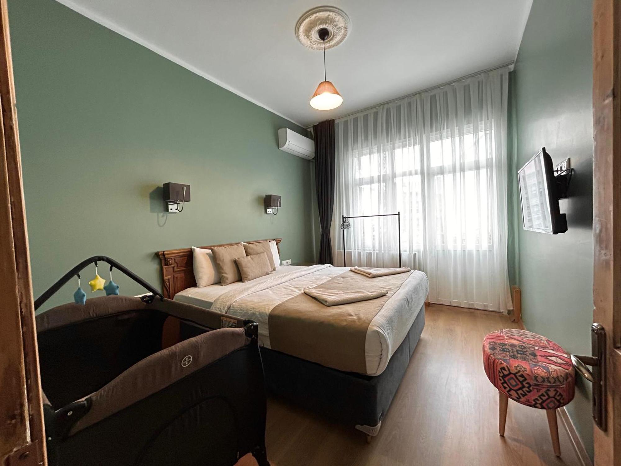 Waterfront Apartment By The Tram - Terrace With Dome & Golden Horn View In Fatih อิสตันบูล ภายนอก รูปภาพ