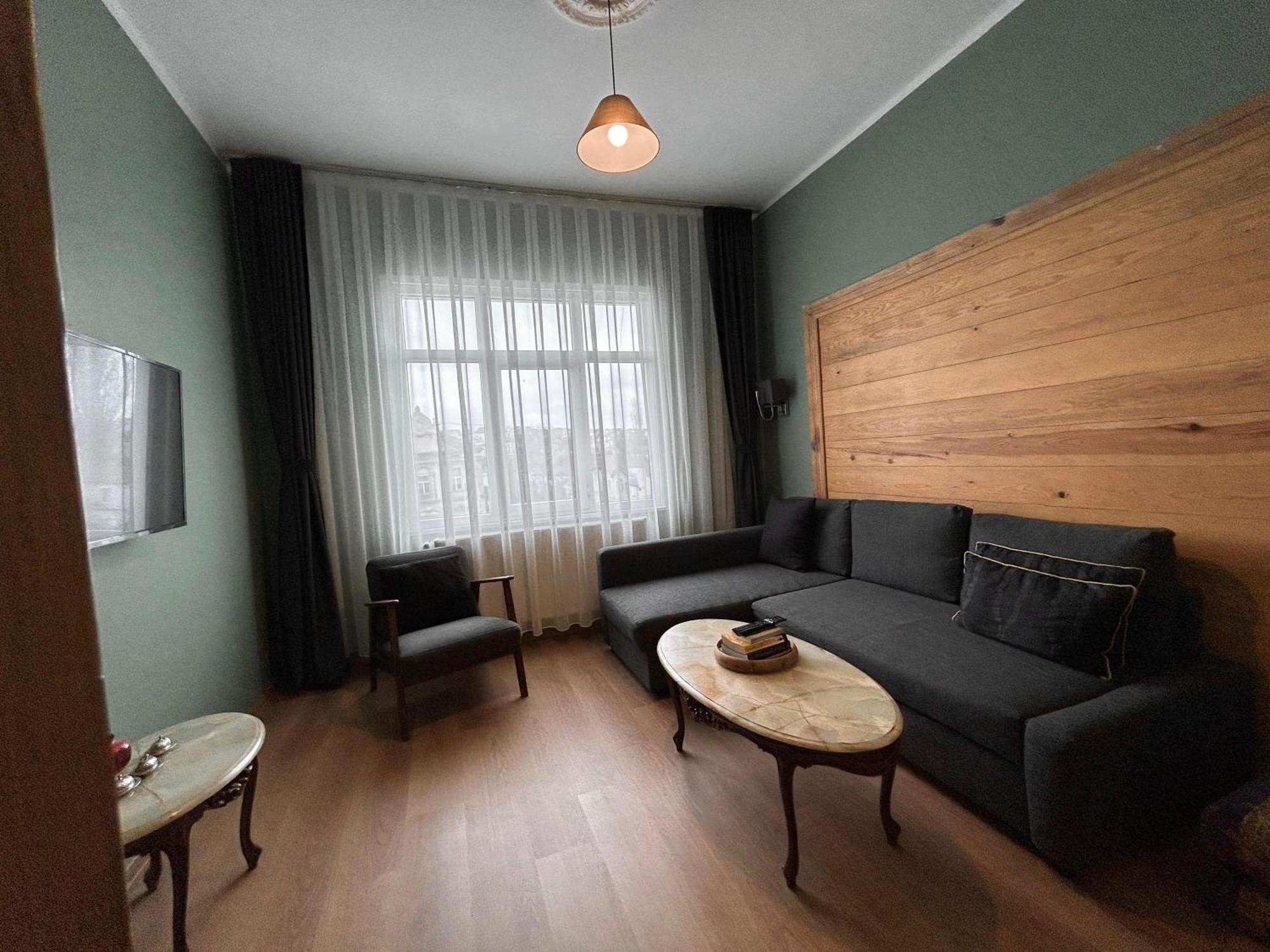 Waterfront Apartment By The Tram - Terrace With Dome & Golden Horn View In Fatih อิสตันบูล ภายนอก รูปภาพ