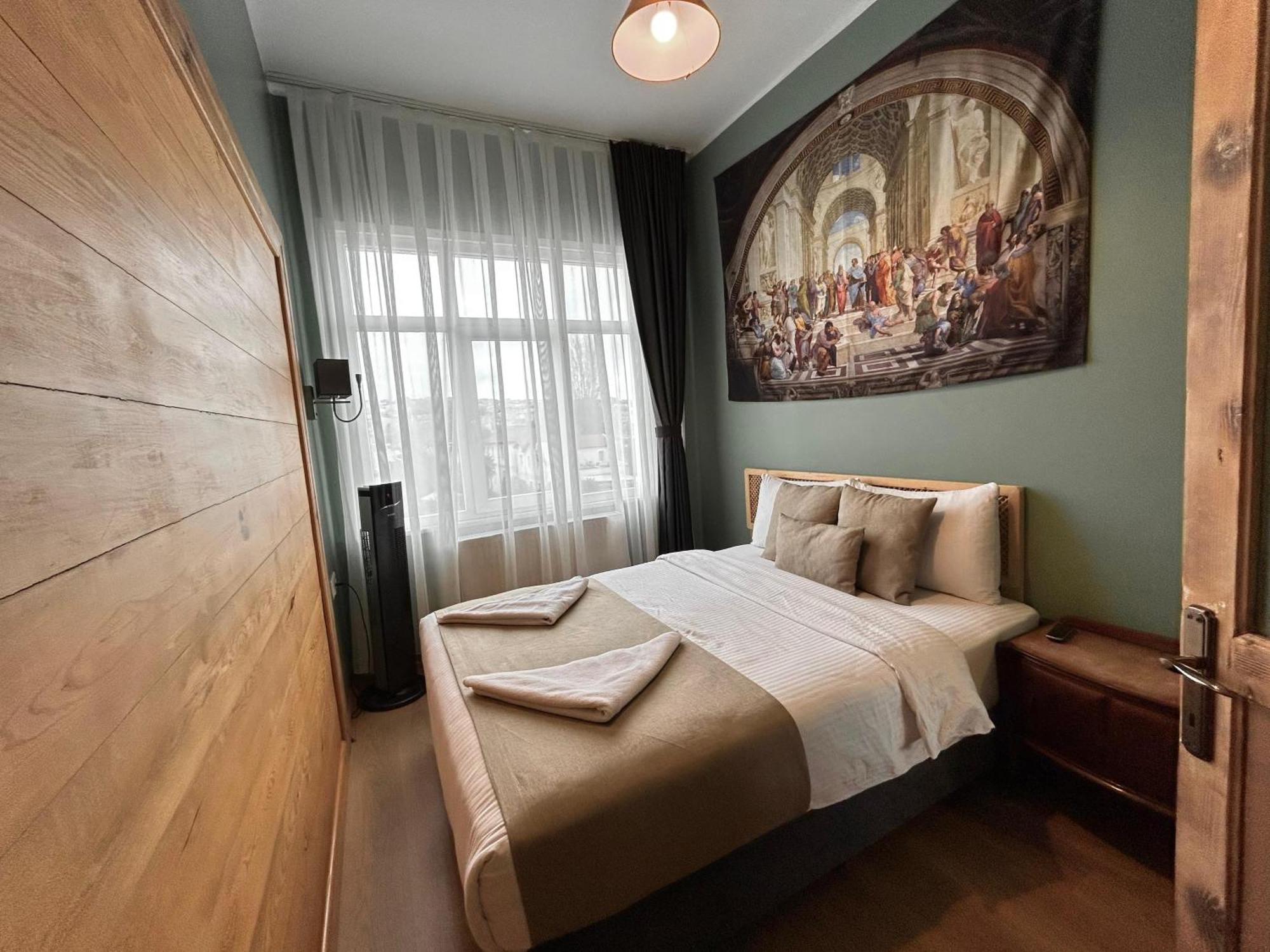 Waterfront Apartment By The Tram - Terrace With Dome & Golden Horn View In Fatih อิสตันบูล ภายนอก รูปภาพ