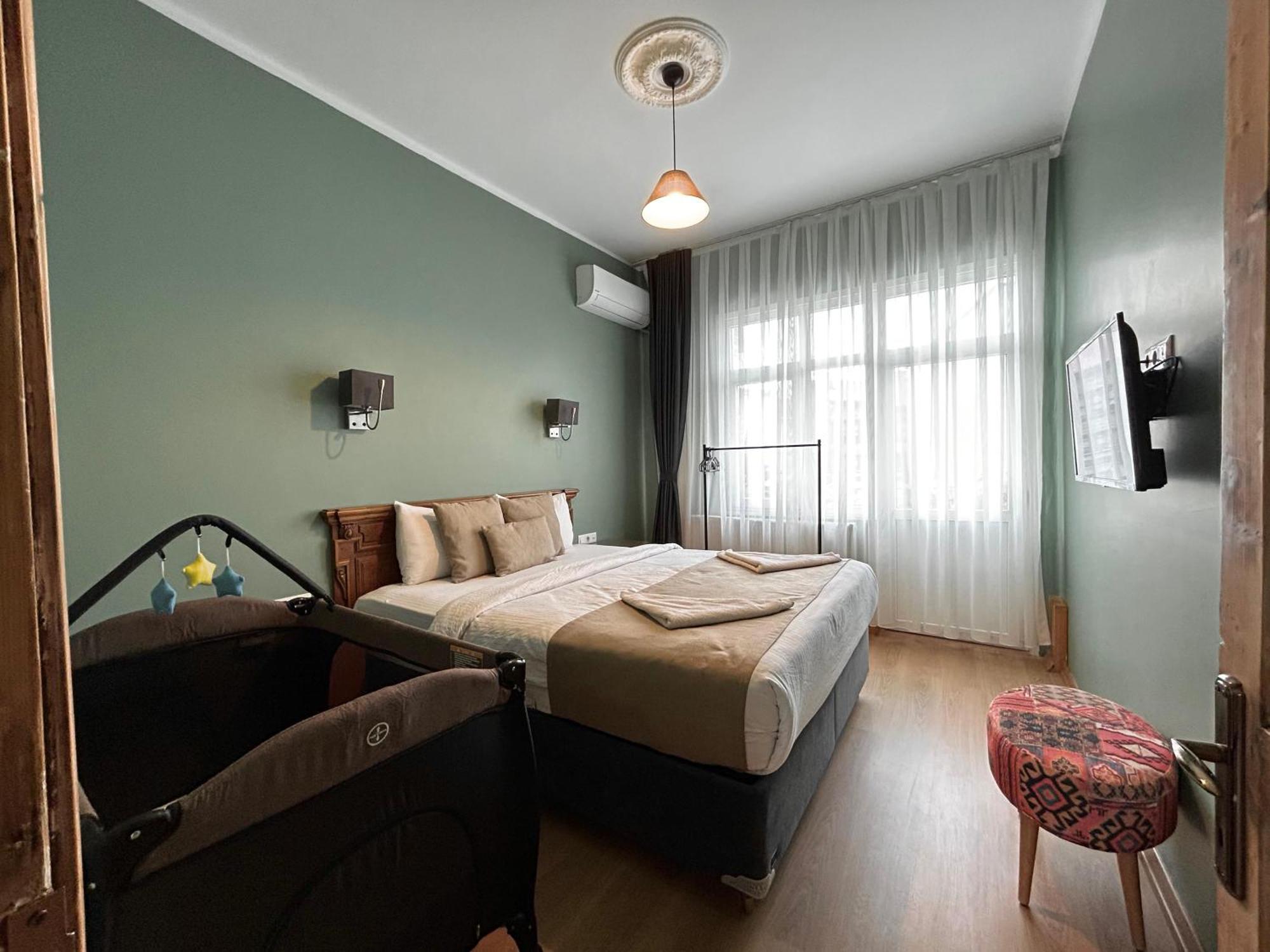 Waterfront Apartment By The Tram - Terrace With Dome & Golden Horn View In Fatih อิสตันบูล ภายนอก รูปภาพ