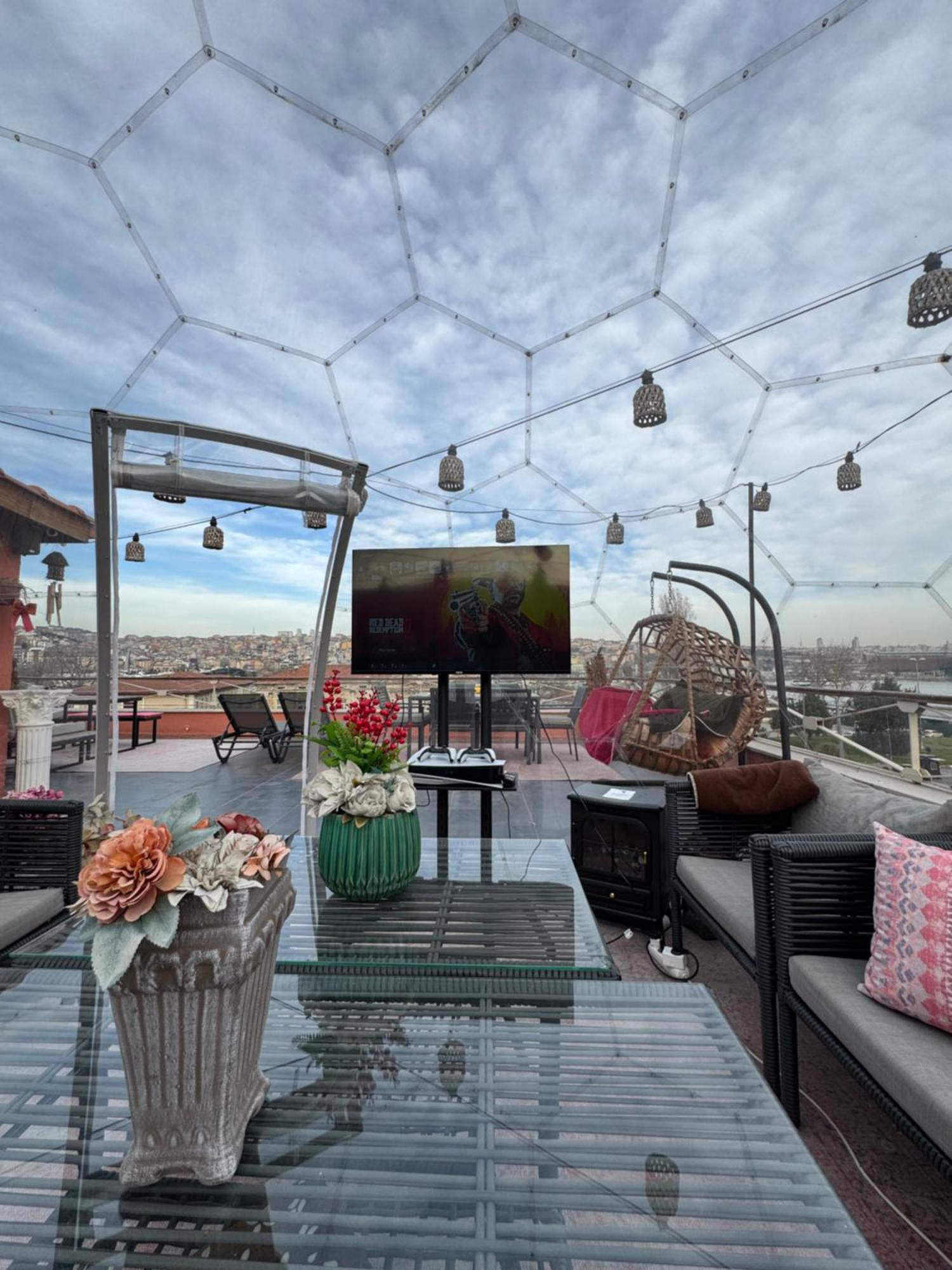 Waterfront Apartment By The Tram - Terrace With Dome & Golden Horn View In Fatih อิสตันบูล ภายนอก รูปภาพ